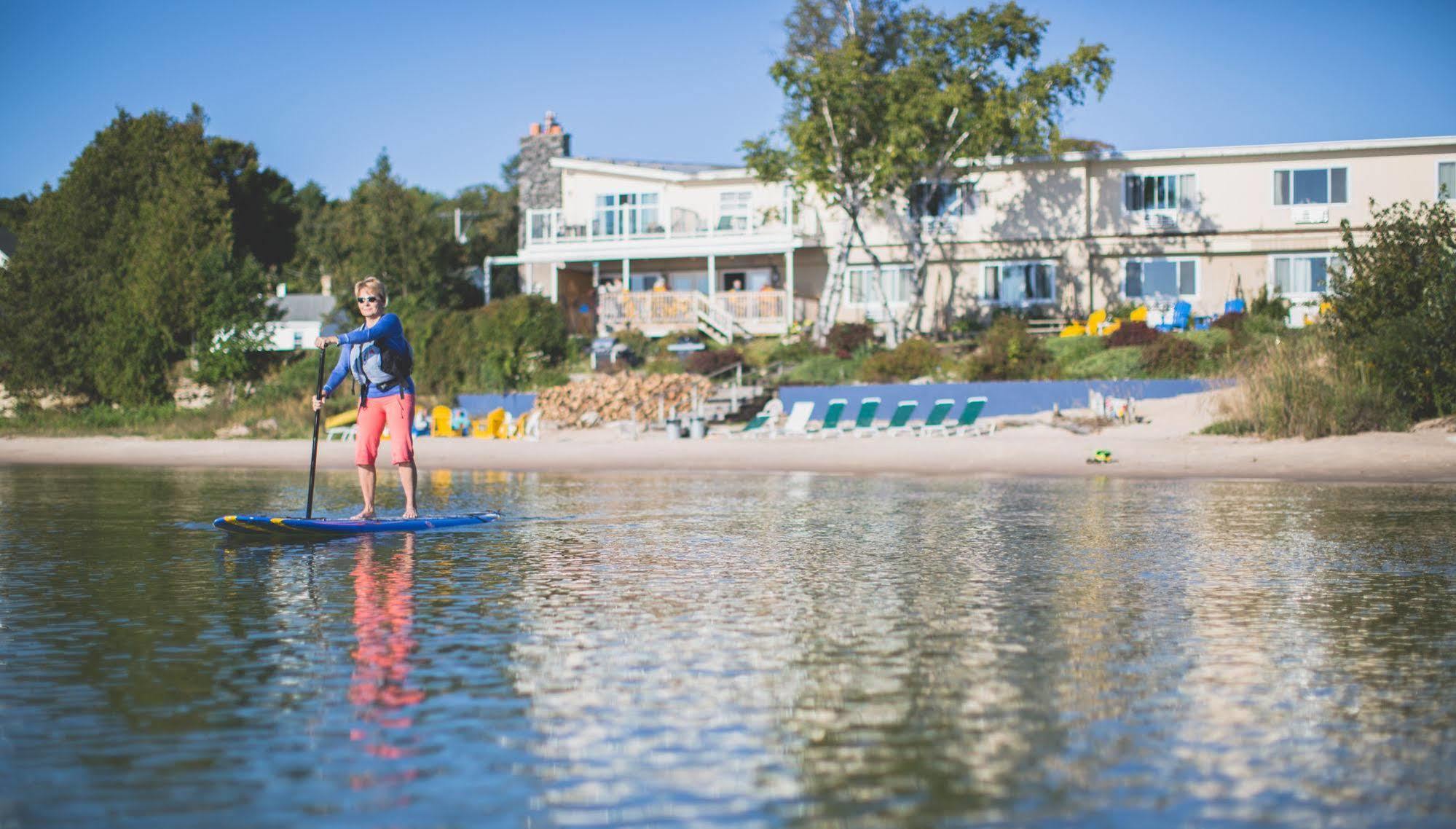 Beachfront Inn Baileys Harbor Exterior foto